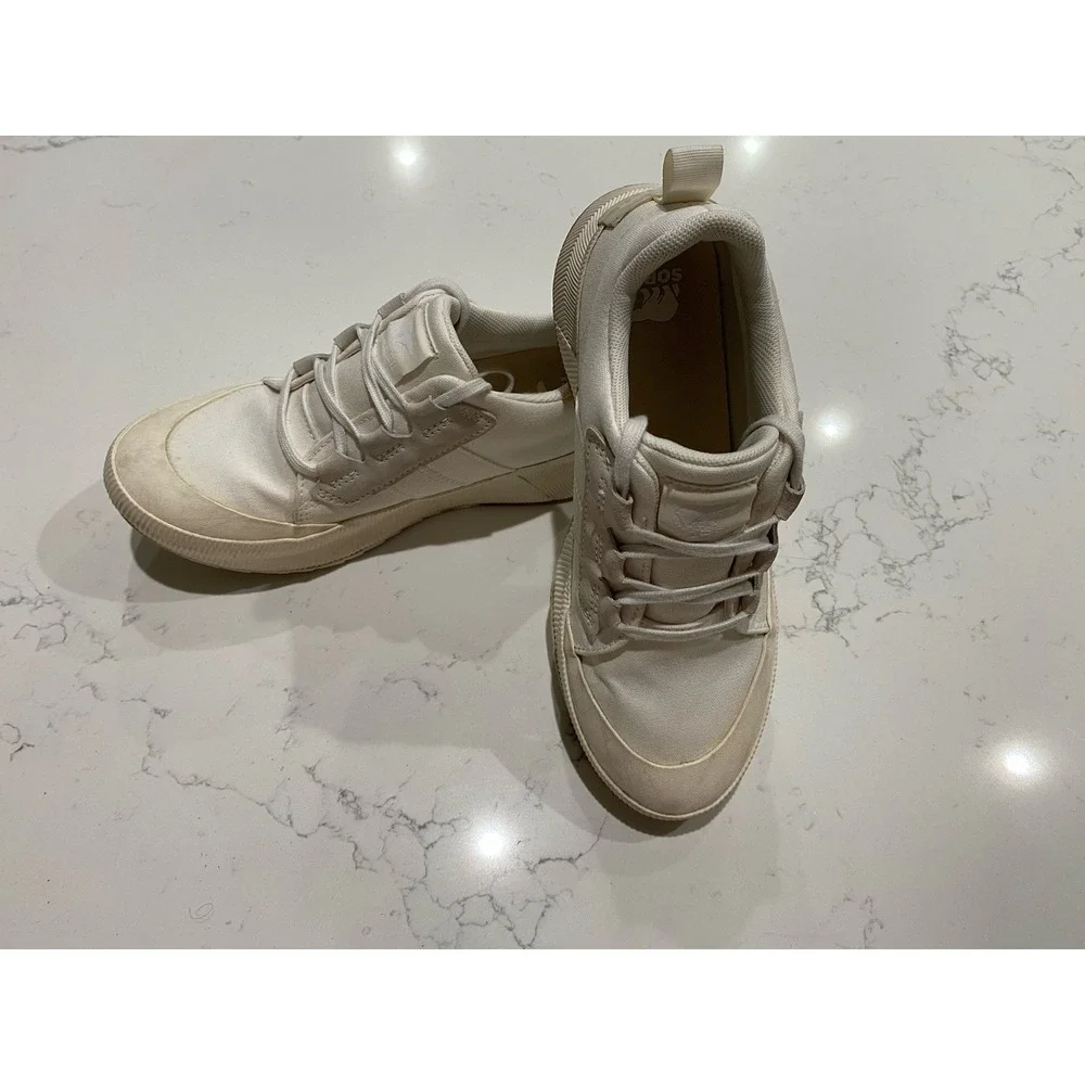 Sorel Women's Out N About III Low Waterproof Sneakers Sea‎ Salt / Chalk - Size 9